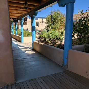 Charles Collins Gallery - The courtyard - Art Galleries Near Me - Taos, New Mexico