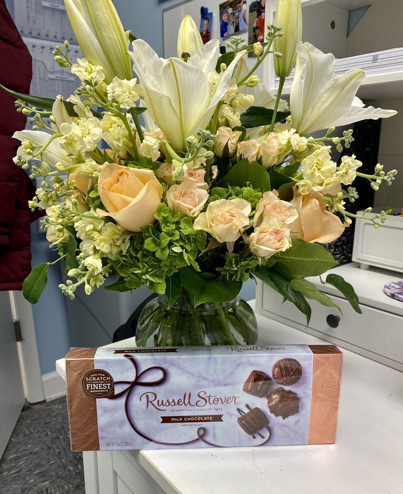 FLOWERS BY DONNA Updated June 2024 25 Market Space, Annapolis