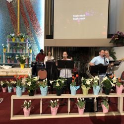 Lancaster United Methodist Church - Praise band rocks!