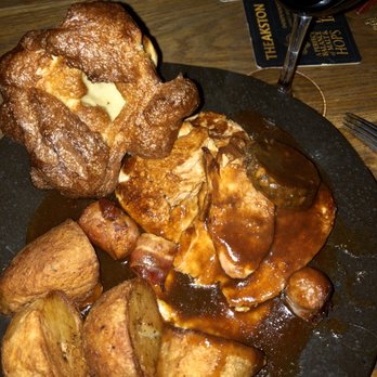 Chequers Inn - Turkey with stuffing, gravy, roast potatoes and pigs in blankets - Pubs Near Me - Leeds, XWY