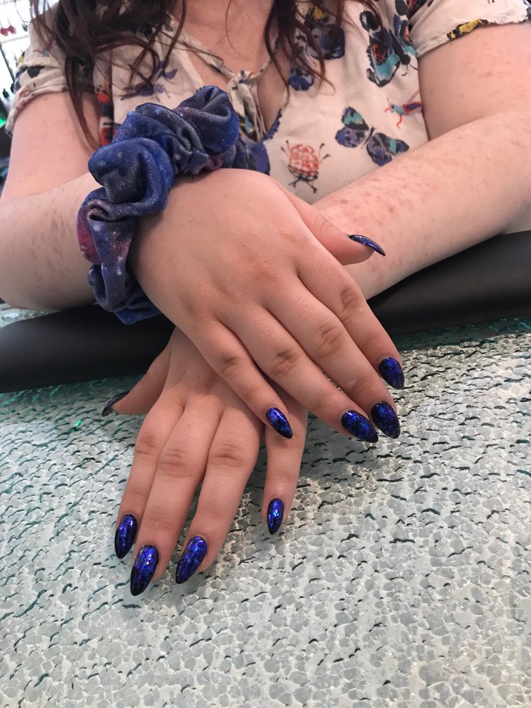 D NAILS & SPA 1041835 Dilworth Drive, Kelowna, British Columbia