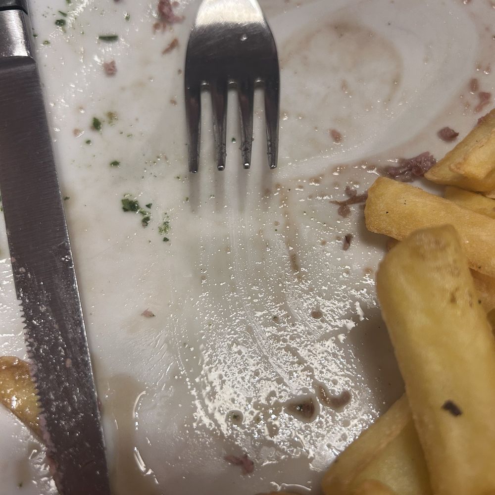 Pizzeria Edelweiss - STEAK - Pizza Near Me - Misurina, BL
