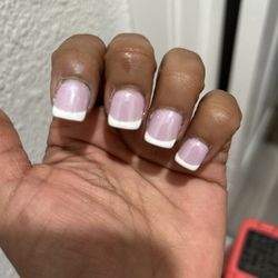 Luxe Nail Spa - This was supposed to be a French tip with chrome I do not like them