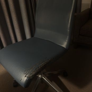 DoubleTree by Hilton Hotel Irvine - Spectrum - Desk chair. - Hotels Near Me - Irvine, California DoubleTree by Hilton Hotel Irvine - Spectrum - Desk chair. - Hotels Near Me - Irvine, California