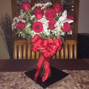 Casa Blanca Flowers - 18 long stem roses! Beautifully arranged. - Florists Near Me - Oxnard, California Casa Blanca Flowers - 18 long stem roses! Beautifully arranged. - Florists Near Me - Oxnard, California