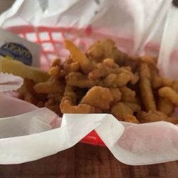 Skinny's Sport Bar - Fried clam strips! So yummy!