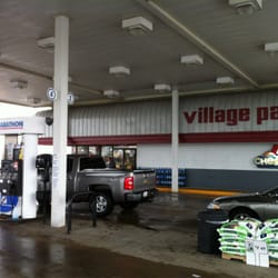Marathon - View toward the mini mart