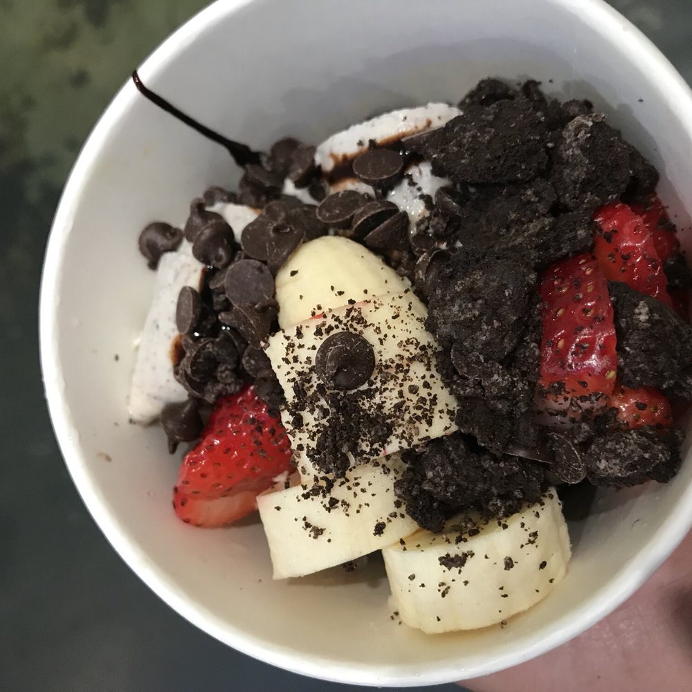 Icicles - Split order of Oreo Blast with bananas, strawberries, chocolate chips, chocolate sauce and Oreo crumbs - Desserts Near Me - Newark, California Icicles - Split order of Oreo Blast with bananas, strawberries, chocolate chips, chocolate sauce and Oreo crumbs - Desserts Near Me - Newark, California