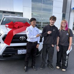 Yreka Motors - James , Tatiana and Alonzo!