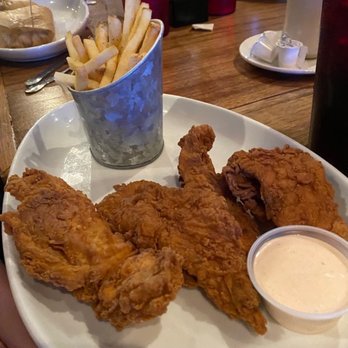 Cricket's Grill & Draft House - Buttermilk Chicken Tender Basket at Cricket's Draft House & Grill - American Near Me - Waco, Texas