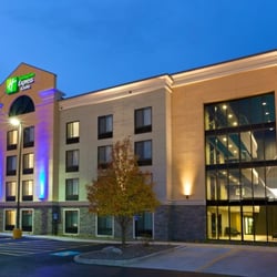 Holiday Inn Express & Suites Batavia - Darien Lake