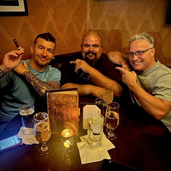 SoHo Cigar Bar - @hollywoodmikeg - Instagram - Lounges Near Me - New York, New York SoHo Cigar Bar - @hollywoodmikeg - Instagram - Lounges Near Me - New York, New York