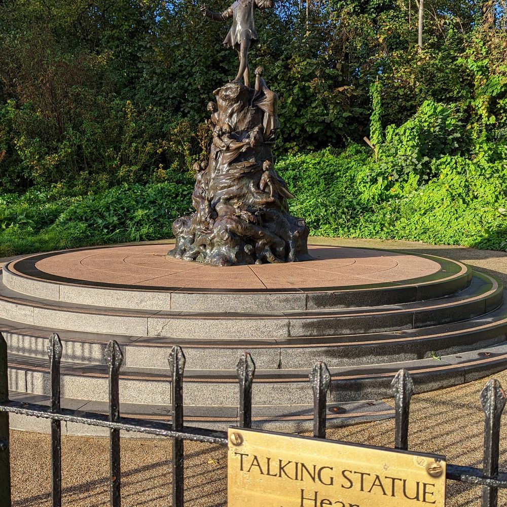 Peter Pan statue