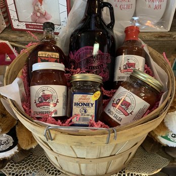 Pink Barrel Cellars - Gift basket at Pink Barrel Cellars - Wine Bars Near Me - Comstock Park, Michigan Pink Barrel Cellars - Gift basket at Pink Barrel Cellars - Wine Bars Near Me - Comstock Park, Michigan
