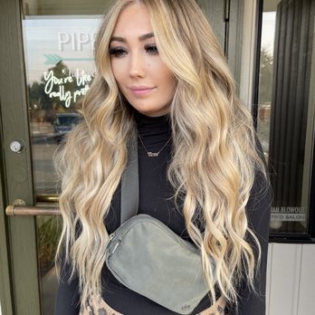 Hair By Trinity - 22" hand tied extensions and foilayage with bold money piece - Hair Salons Near Me - Puyallup, Washington Hair By Trinity - 22" hand tied extensions and foilayage with bold money piece - Hair Salons Near Me - Puyallup, Washington