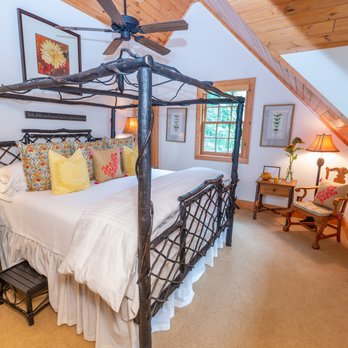 The Lodge at River Run - River Watch Room - Bed & Breakfast Near Me - Banner Elk, North Carolina The Lodge at River Run - River Watch Room - Bed & Breakfast Near Me - Banner Elk, North Carolina