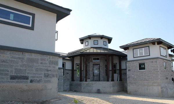 Casa Roofing Company Logo