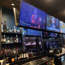 Goldie's Bar & Grill - Music playing