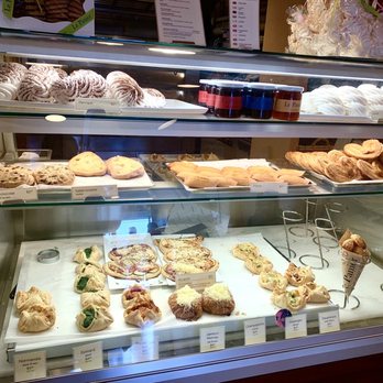 Le Panier - Meringues, Palmiers & Savory Puff Pastries - Bakeries Near Me - Seattle, Washington Le Panier - Meringues, Palmiers & Savory Puff Pastries - Bakeries Near Me - Seattle, Washington
