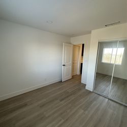 RMS Painting - Freshly painted walls, ceiling, door and baseboards
