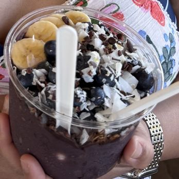 The Granola House - the wailua with coconut granola! - Acai Bowls Near Me - Lihue, Hawaii The Granola House - the wailua with coconut granola! - Acai Bowls Near Me - Lihue, Hawaii