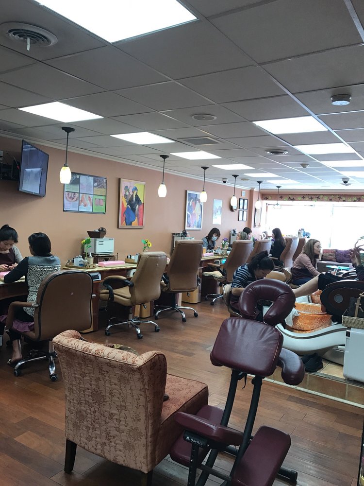 VOGUE NAILS Updated May 2024 14 Photos & 37 Reviews 39 E Main St