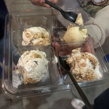 Salt & Straw - Flight - Ice Cream & Frozen Yogurt Near Me - Los Angeles, California Salt & Straw - Flight - Ice Cream & Frozen Yogurt Near Me - Los Angeles, California