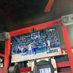 Sports Pizza - Lake Elsinore - Lakers game FTW!