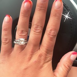 G-Lux Nails & Spa - Nails, French manicure, gel manicure
