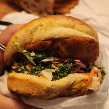 Blue Ribbon Fried Chicken - Chicken sandwich - Chicken Wings Near Me - New York, New York