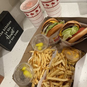 In-N-Out Burger - Fast Food Near Me - Chula Vista, California In-N-Out Burger - Fast Food Near Me - Chula Vista, California