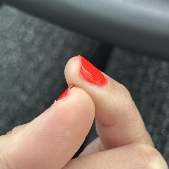 Diamond Nail Salon - Gel Top coat not covering polish. Cuticles not trimmed - Nail Salons Near Me - Lompoc, California