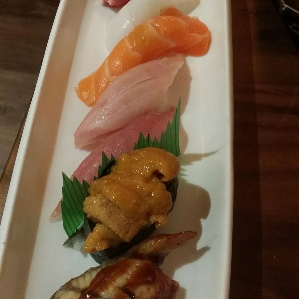 Aoyama Sushi Restaurant - Sushi Bars Near Me - Toronto, Ontario