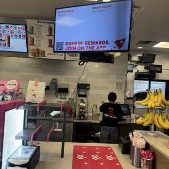 Dunkin' - Coffee & Tea Near Me - Clarksville, Tennessee