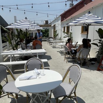 Bluestone Lane - Outdoor patio seating - Coffee & Tea Near Me - Orange, California