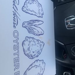 Reelhouse Oyster Bar pizza box