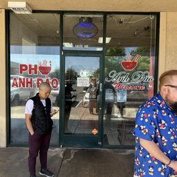 Waiting for the 10am open! Waiting for the 10am open!
