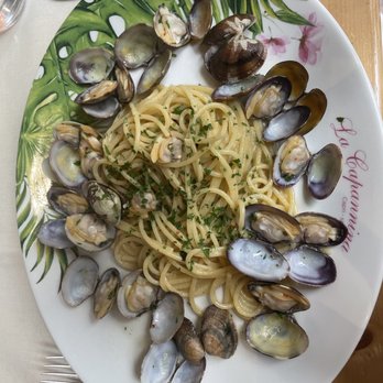 La Capannina - Clam pasta (spaghetti Al valanna?) - Wine Bars Near Me - Capri, NA La Capannina - Clam pasta (spaghetti Al valanna?) - Wine Bars Near Me - Capri, NA