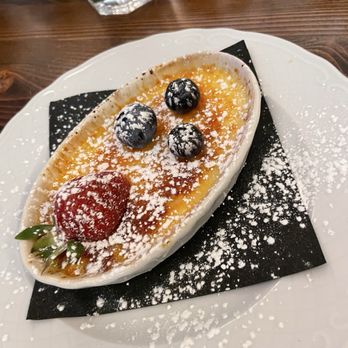 Mignon Steak - Creme brulee - Wine Bars Near Me - Montreal, Quebec Mignon Steak - Creme brulee - Wine Bars Near Me - Montreal, Quebec