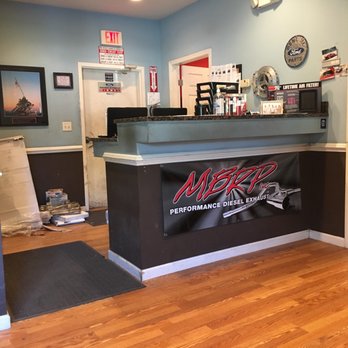 Barry's Muffler & Brake Center - Check in area - Auto Repair Near Me - Savannah, Georgia Barry's Muffler & Brake Center - Check in area - Auto Repair Near Me - Savannah, Georgia