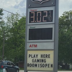 5th St Food Mart - Went to 4 pumps & cc reader broken