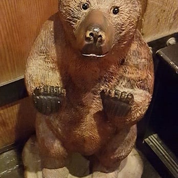 Camp 18 Restaurant - Lots of great carvings everywhere - American Near Me - Seaside, Oregon