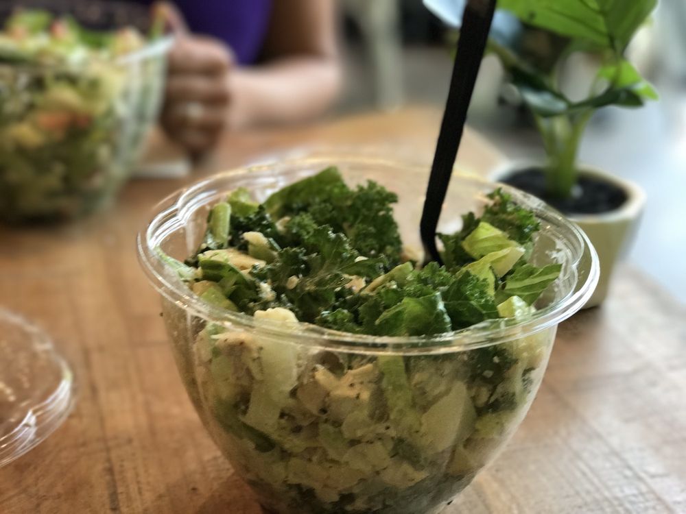 blend smoothie and salad bar