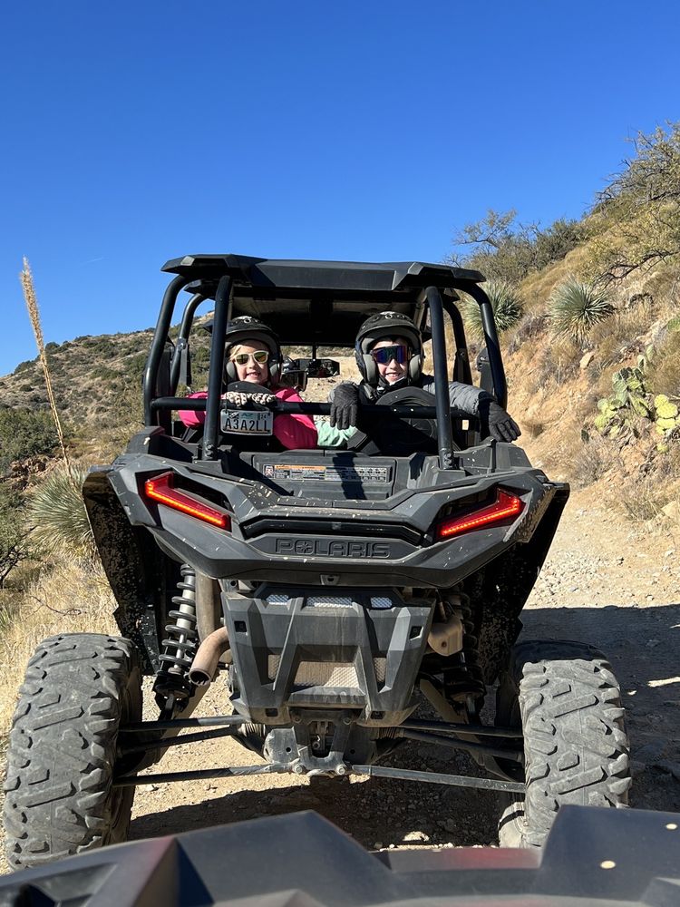 Superior UTV Rentals Logo