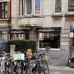 Broodjeshuis - Storefront for Broojeshuis