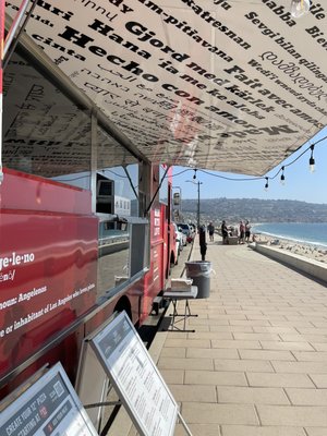 Angelenos' Wood Fired Pizza Catering by null