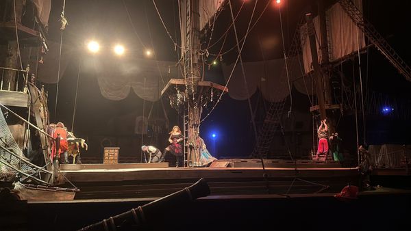 Pirates Dinner Adventure by null