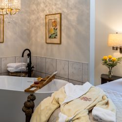 Arsenic & Old Lace Bed & Breakfast Inn - Enjoy the air-jetted tub in the Library Suite.