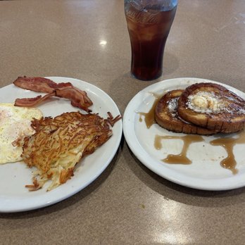 Denny's - American Near Me - Clovis, California
