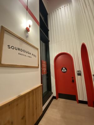 Odie's Pizza Co by null